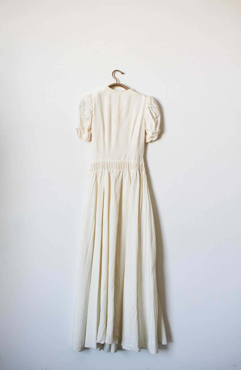 1940s White Taffeta Cap Sleeve Gown - image 8