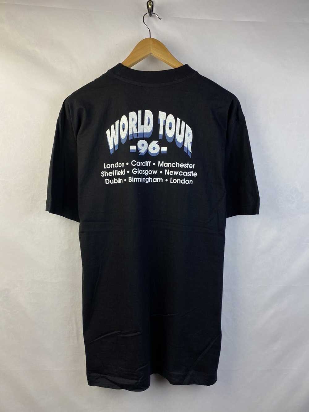 Vintage Vintage T Shirt Barry Manilow 1995 World … - image 5