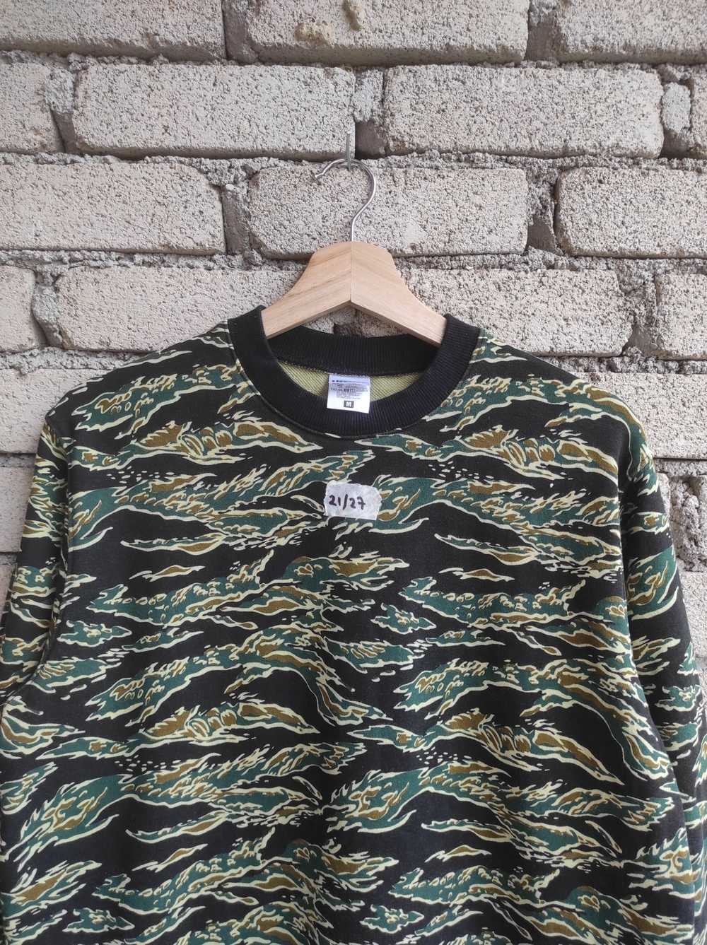 Camo × Other × Rare lifemax camo tiger sweatshirt - image 2