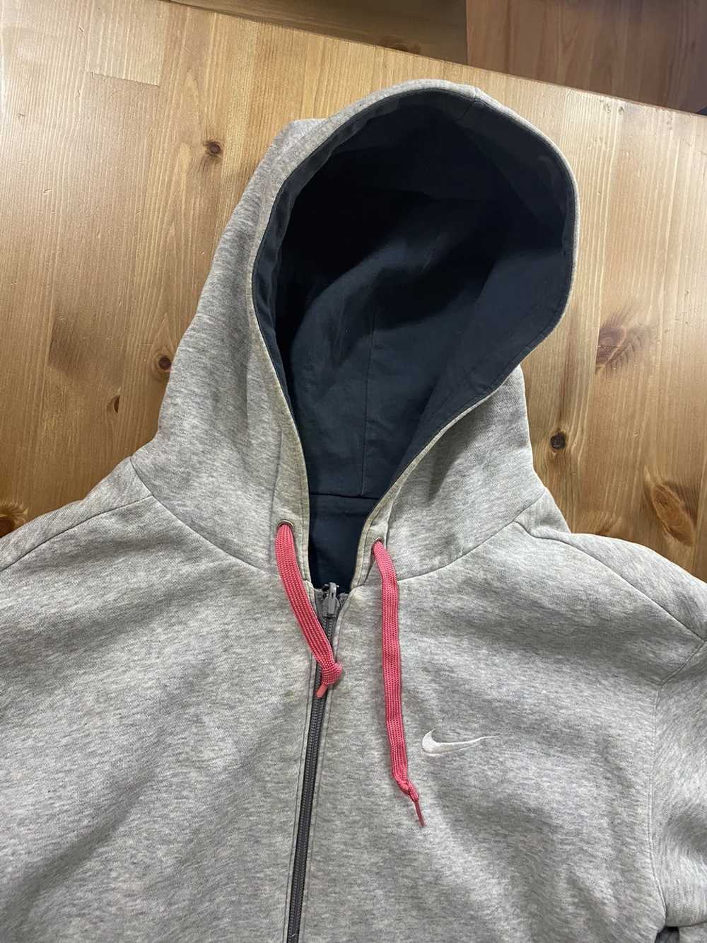 Nike 2 tone Nike hoodie gray blue pink size medium - image 7