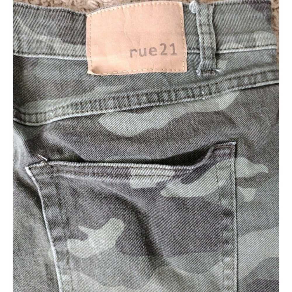 Rue 21 Rue 21 Camo Distressed Men's Denim Jean Sh… - image 3