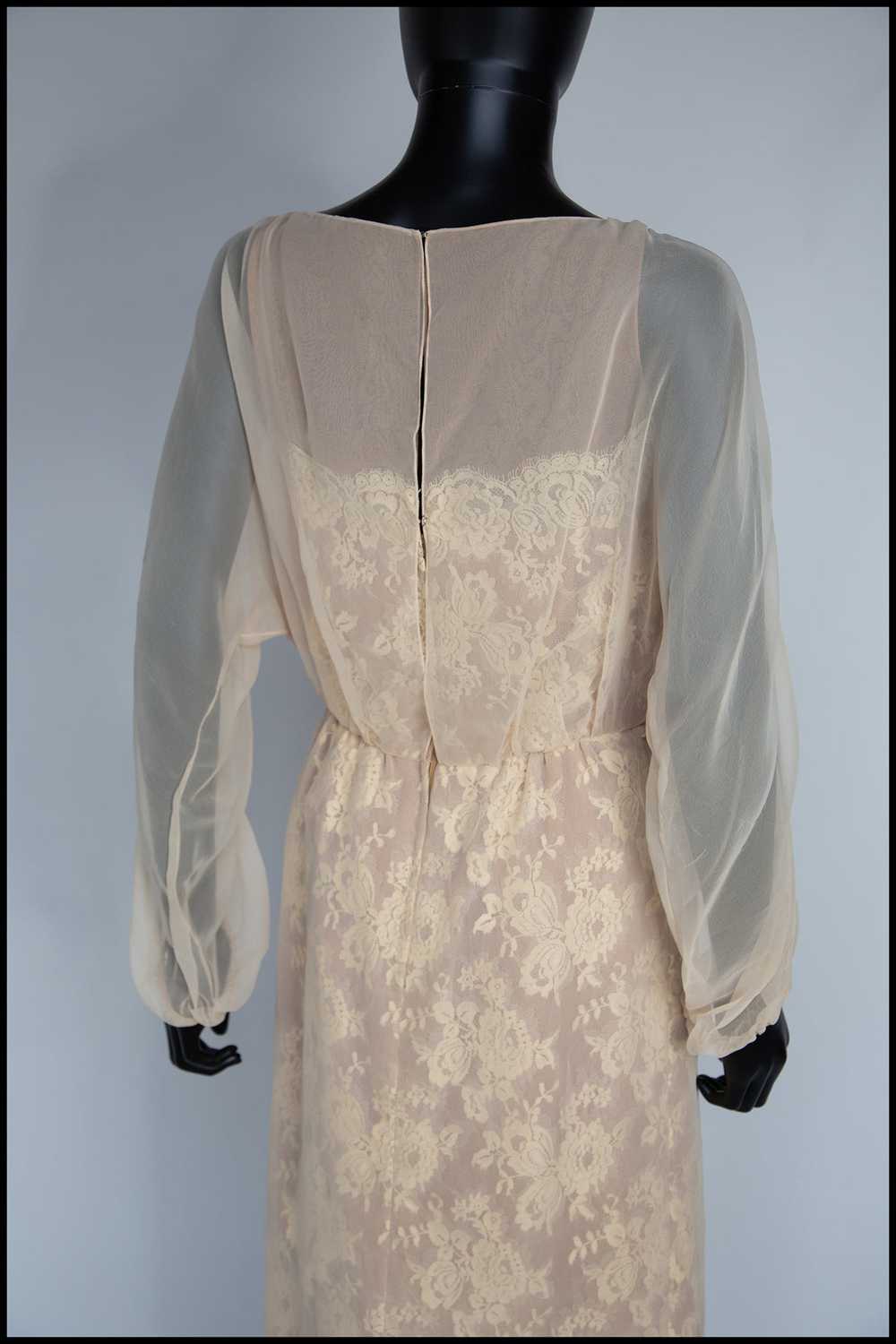 Vintage 1960s Travilla Champagne Lace Wiggle Dress - image 9