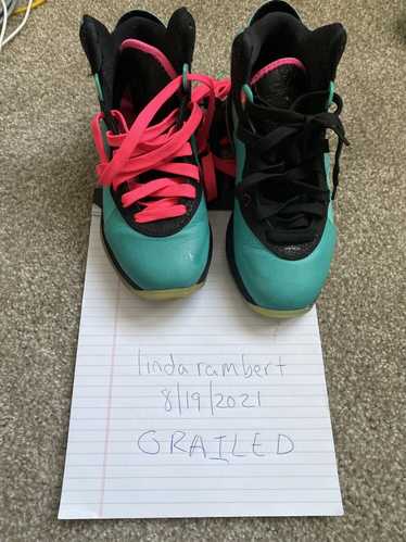 Nike Lebron South Beach Pre Heats Sz 6 - image 1