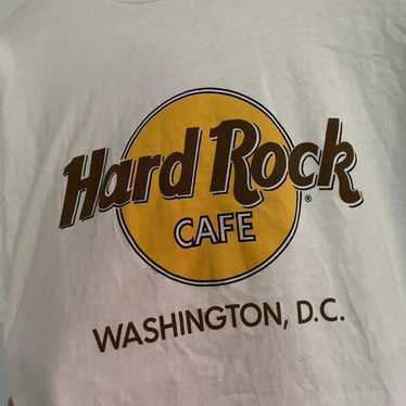 Vintage Hard Rock Atlanta White Short Sleeve Graphic Peach T-Shirt