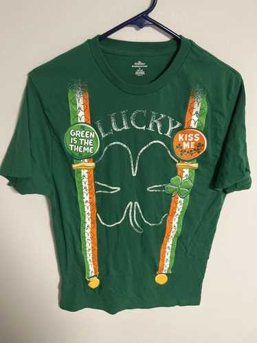 Vintage St Patrick’s day kiss me tee - image 1