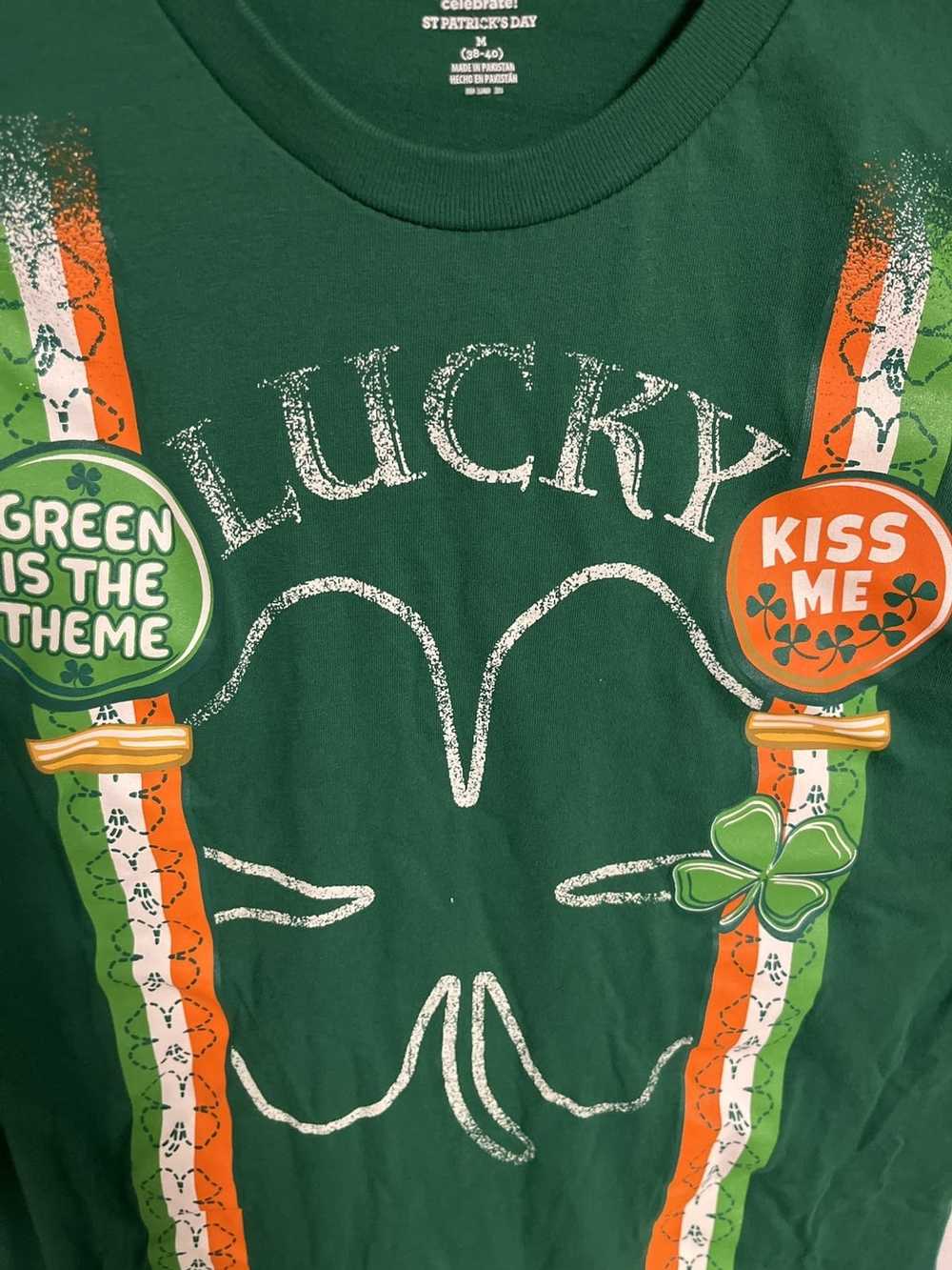 Vintage St Patrick’s day kiss me tee - image 4