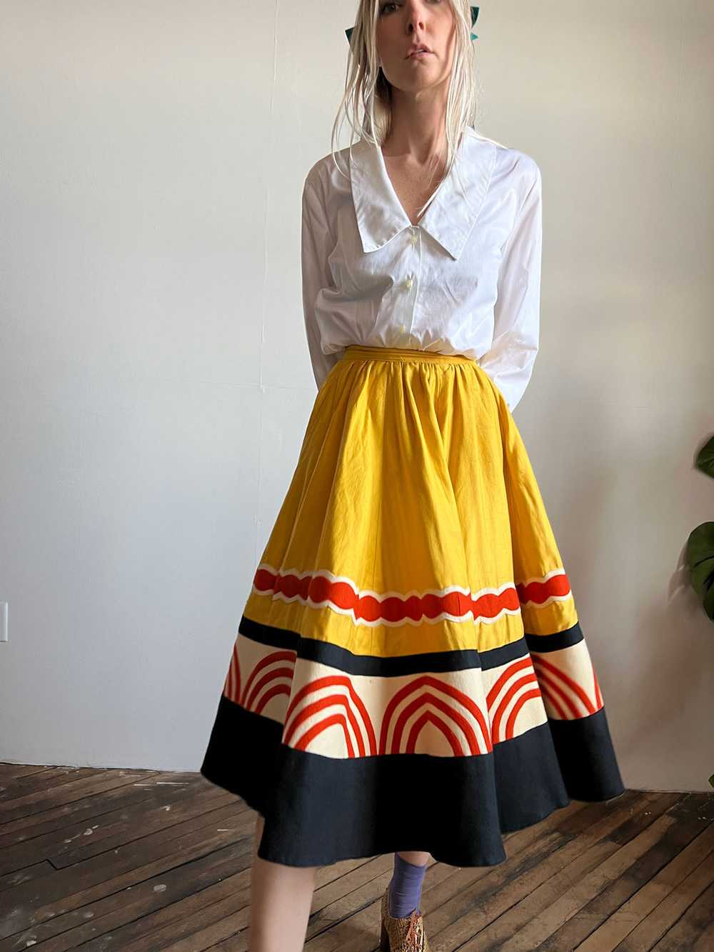 Vintage 1940's Yellow Felt Applique Circle Skirt,… - image 2