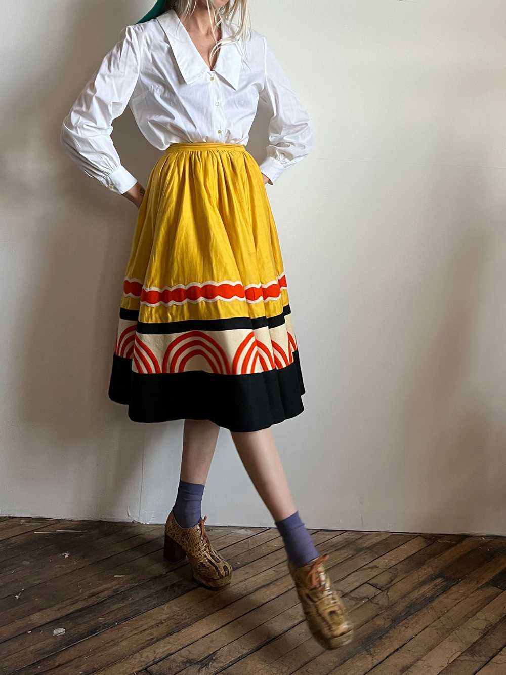 Vintage 1940's Yellow Felt Applique Circle Skirt,… - image 5