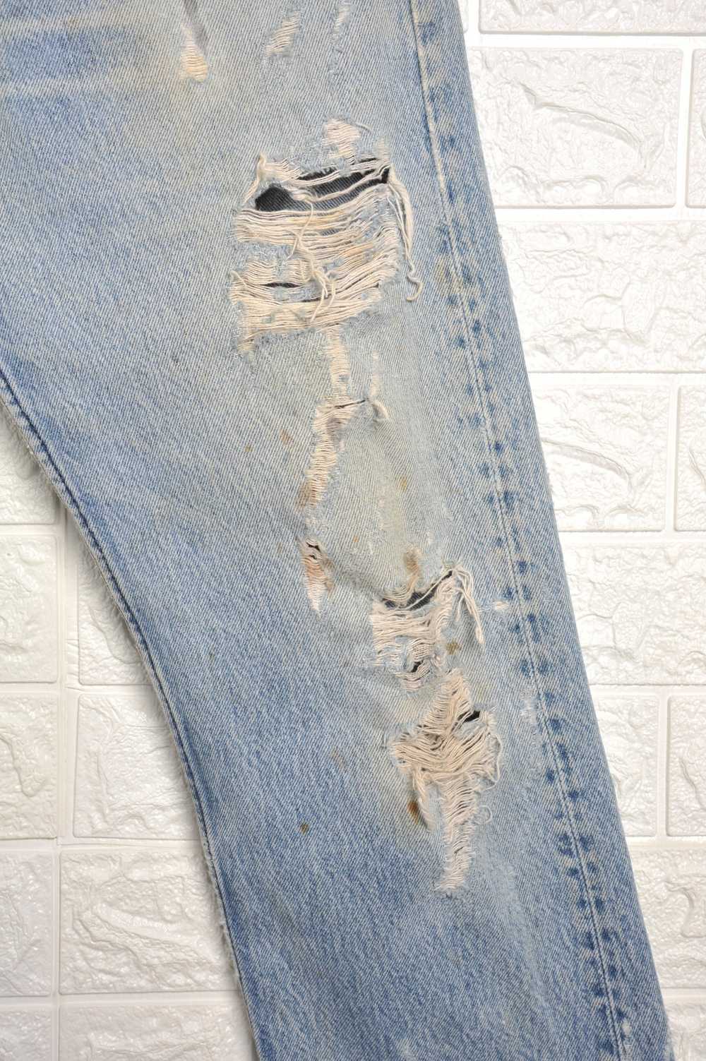 Avant Garde × Distressed Denim × Levi's Vintage L… - image 7