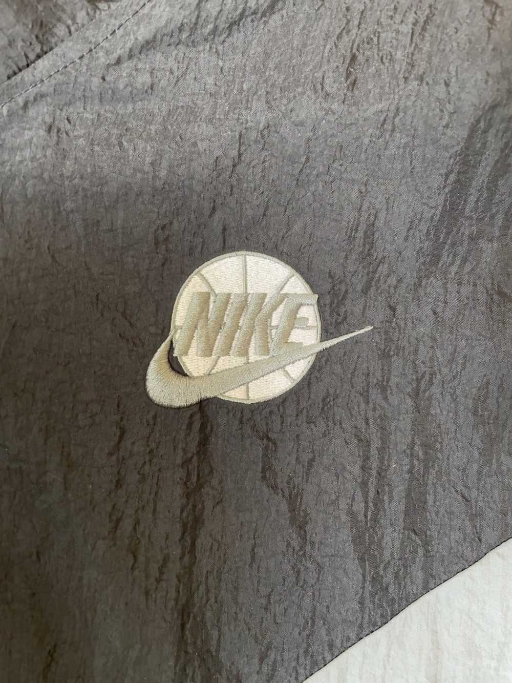 Nike NIKE BASKETBALL WINDBREAKER VINTAGE XXL - image 2