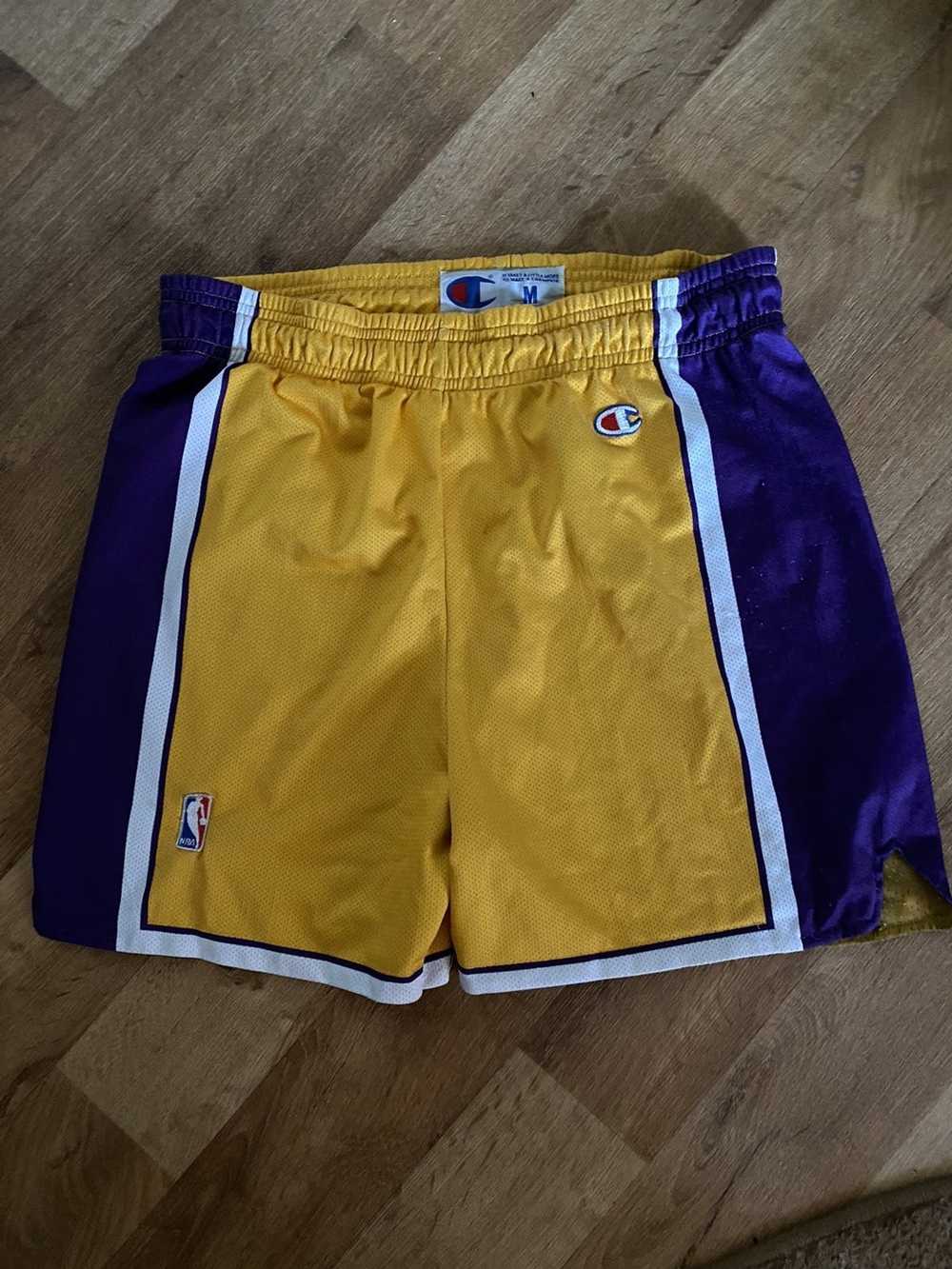 Los Angeles Lakers Vintage Champion NBA Shorts size Adult Small S