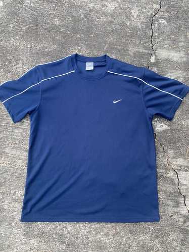 Vintage Y2K Nike Athletic Shirt - Gem