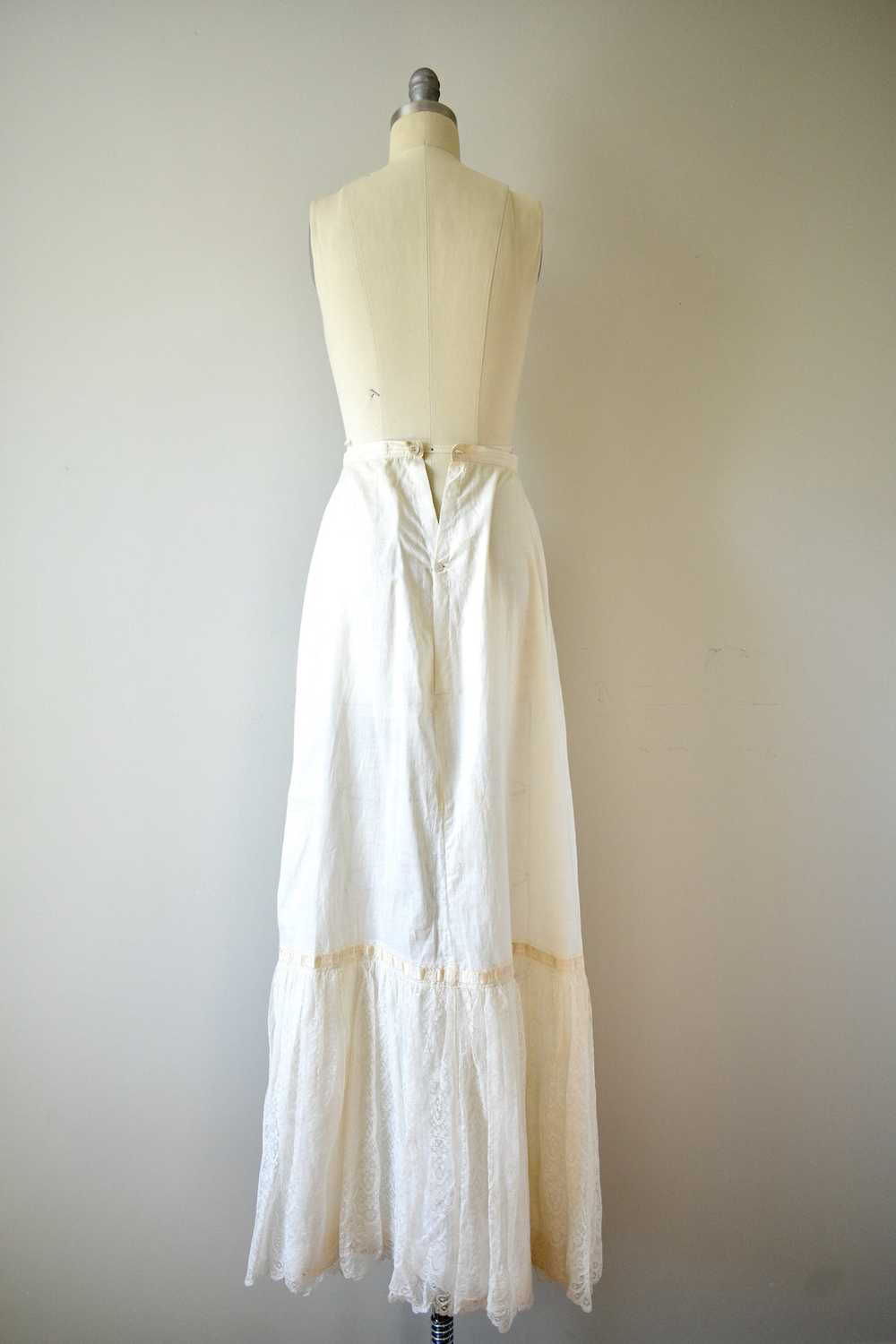 1890s-1900 White Cotton Eyelet Petticoat - image 4