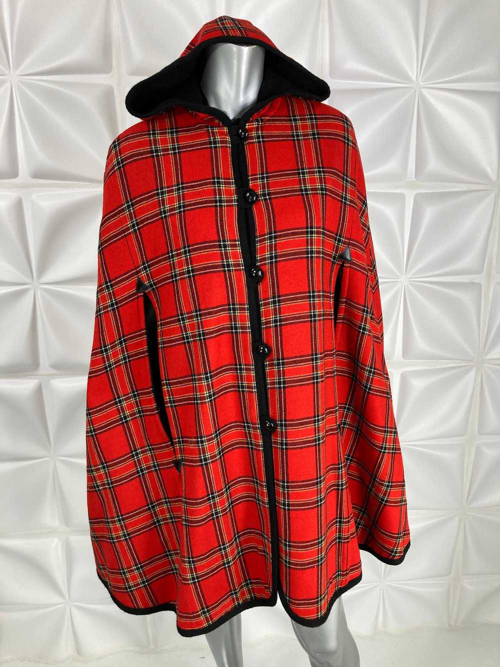 PENDLETON hooded reversible CAPE Coat Red plaid B… - image 3