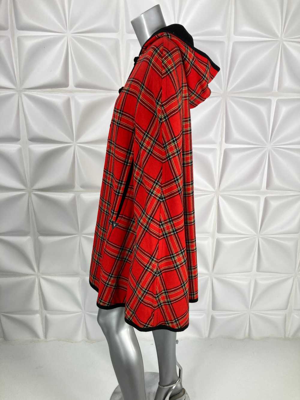 PENDLETON hooded reversible CAPE Coat Red plaid B… - image 4