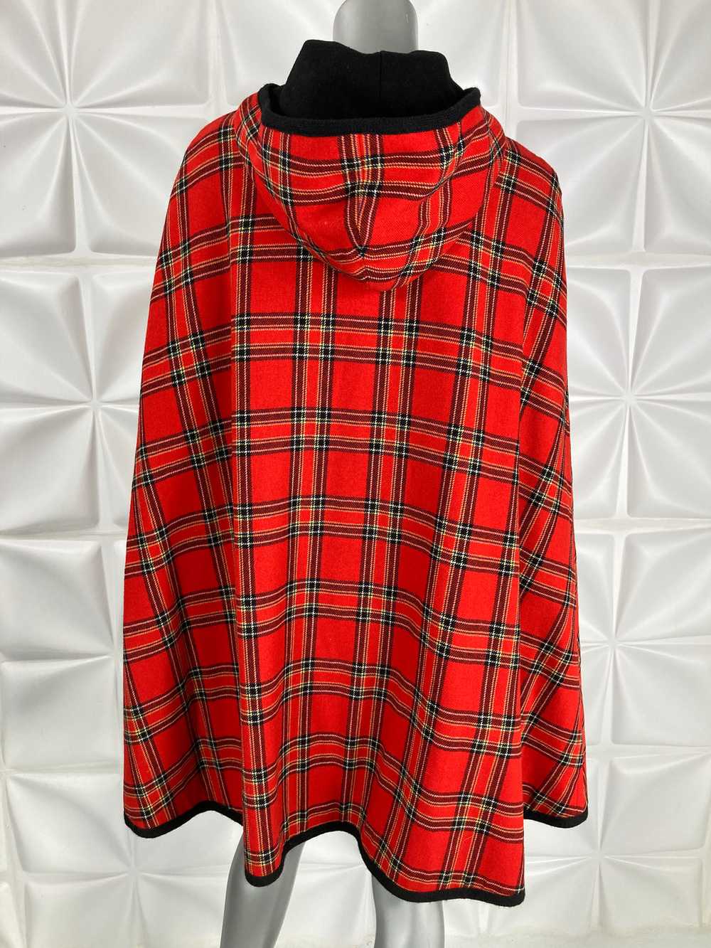 PENDLETON hooded reversible CAPE Coat Red plaid B… - image 6