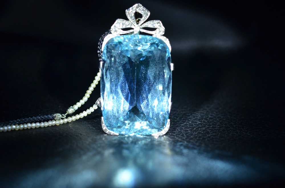 The Evianna: 100 Carat Santa Maria Aquamarine Edw… - image 10