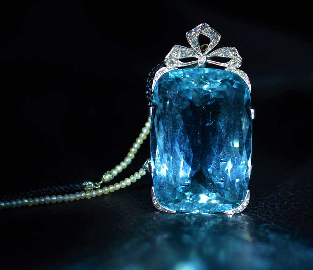 The Evianna: 100 Carat Santa Maria Aquamarine Edw… - image 7