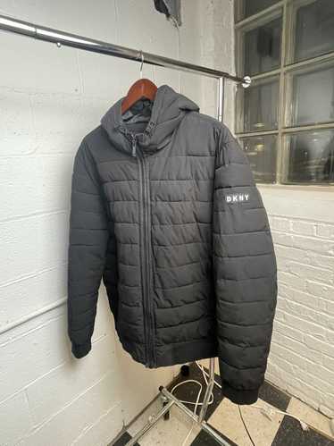 DKNY Men's Water Resistant Ultra Loft Hooded Logo Puffer Jacket Coat Size  Small 