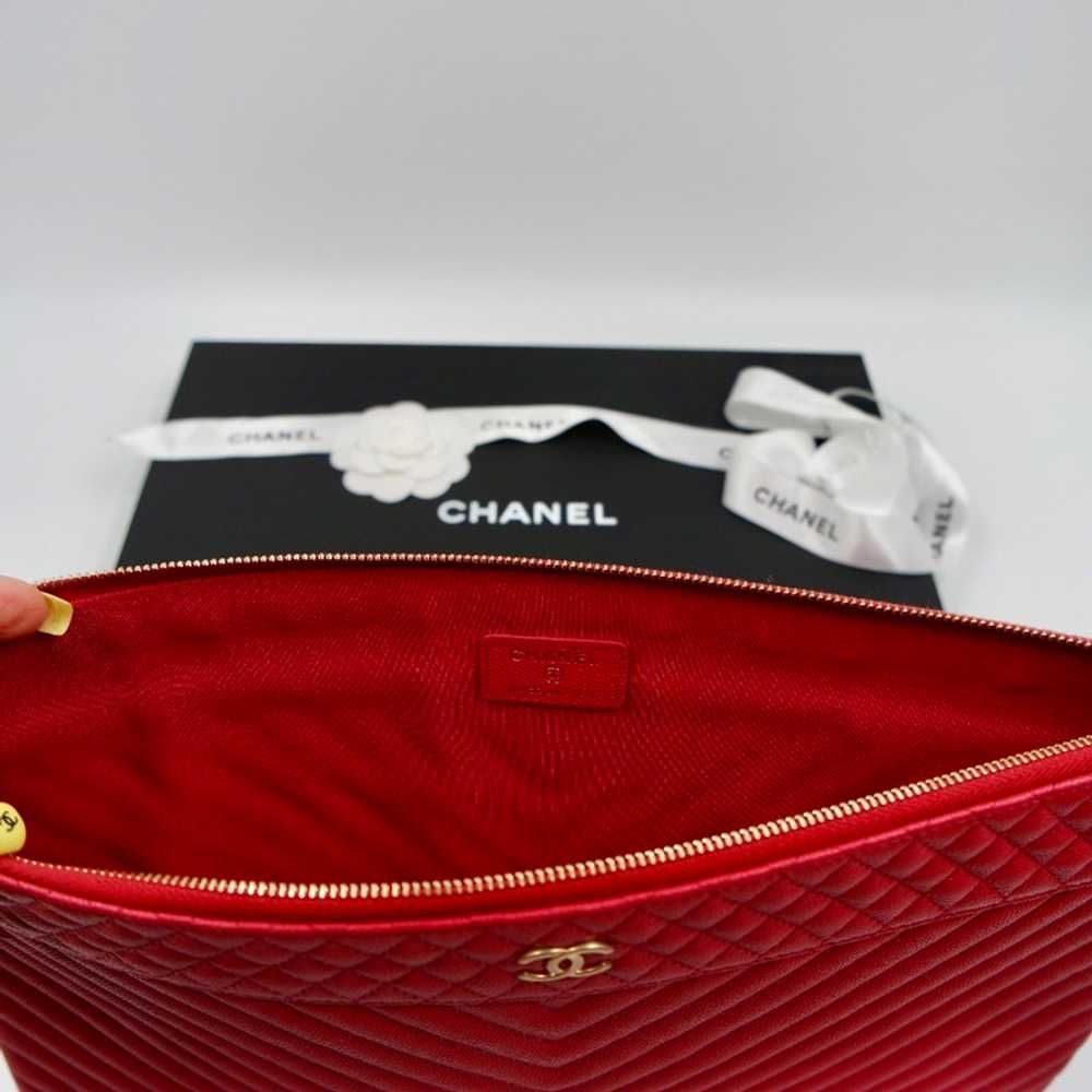 Chanel Clutch Bag Leather in Red - image 6