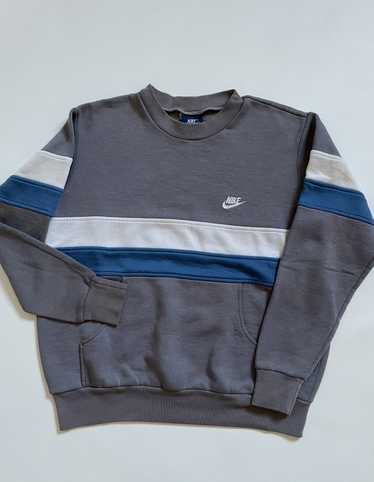 Nike × Streetwear × Vintage Vintage Nike sweatshi… - image 1