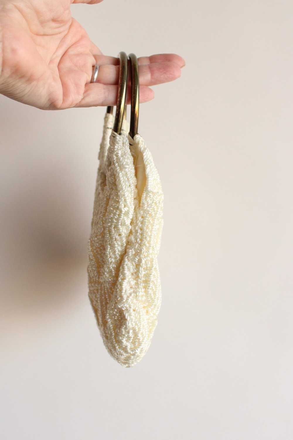 Vintage 1960s Ivory Knit Hand Bag - image 9