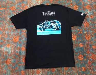 2010 TRON LEAGCY ムービー Tシャツ Amazon.com: Disney TRON: Legacy Official 2010 Movie Logo