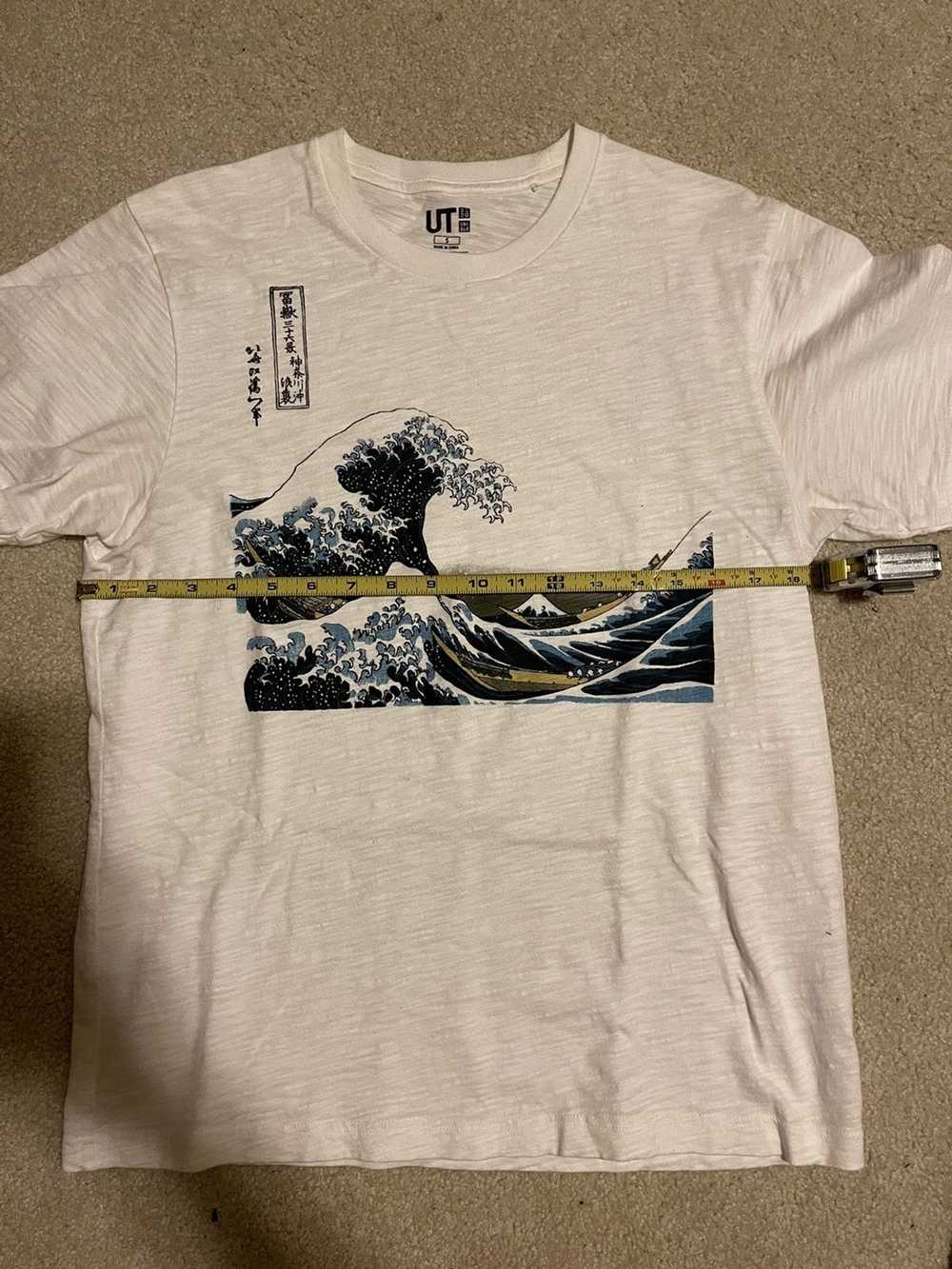 Uniqlo Uniqlo Hokusai Blue Wave T-shirt Tee - image 4