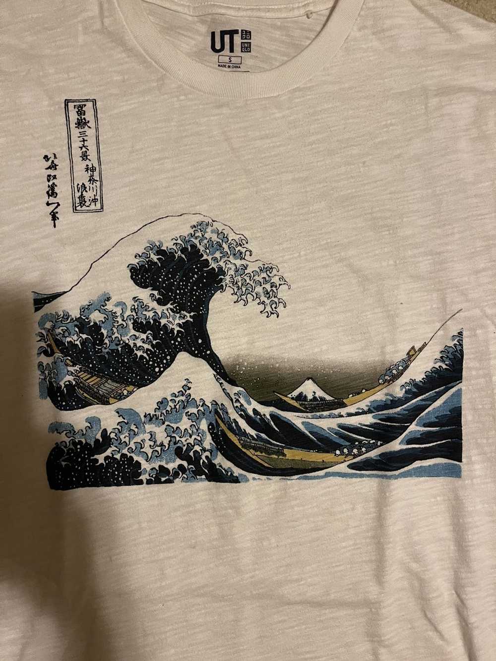 Uniqlo Uniqlo Hokusai Blue Wave T-shirt Tee - image 6