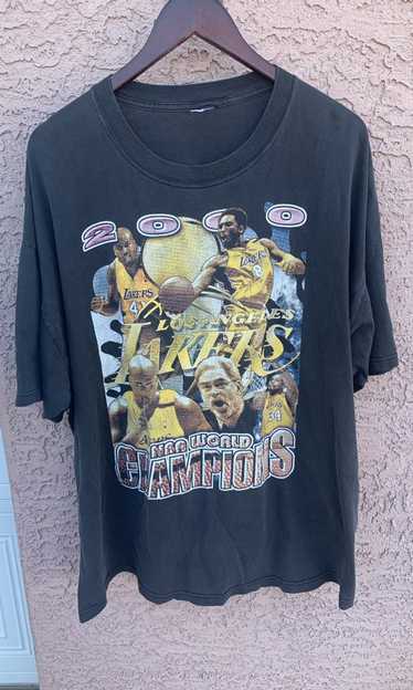 Los Angeles LA Lakers Back To Back Vintage 2000-2001-2002 NBA Champions  Kobe Shaq T-Shirt