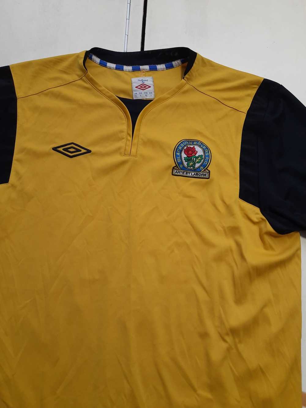 Soccer Jersey × Umbro Umbro Blackburn Rovers 15 N… - image 4