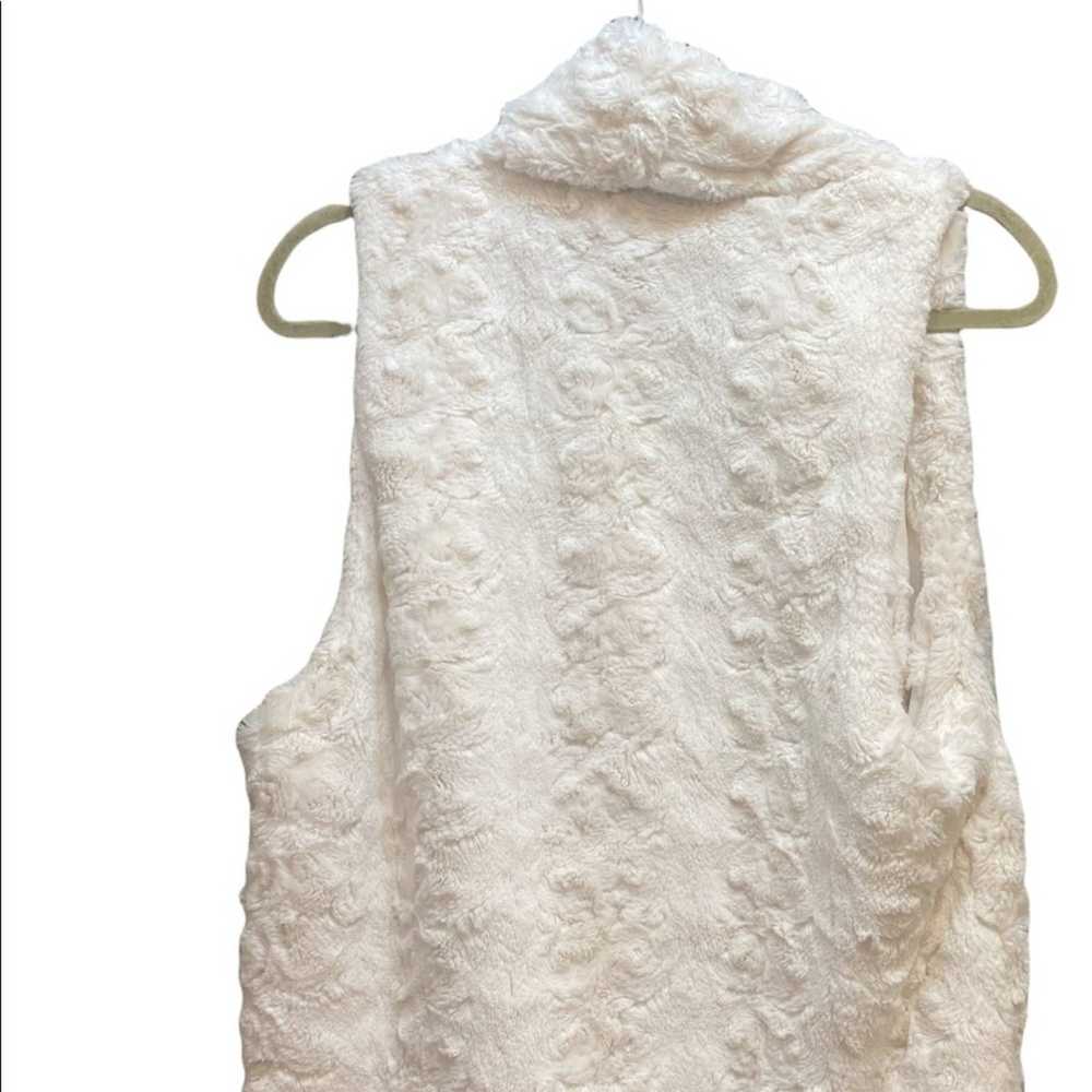 Other Premise white fur wrap size small - image 4