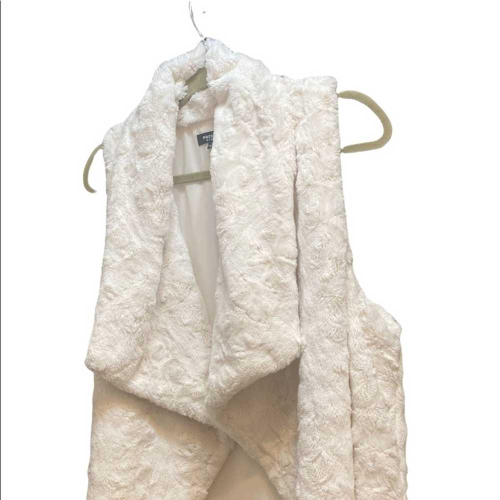 Other Premise white fur wrap size small - image 5