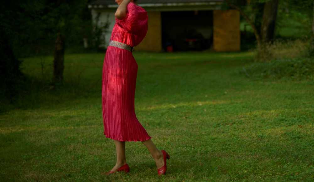 1980s George F Couture raspberry plissé pleat bal… - image 2