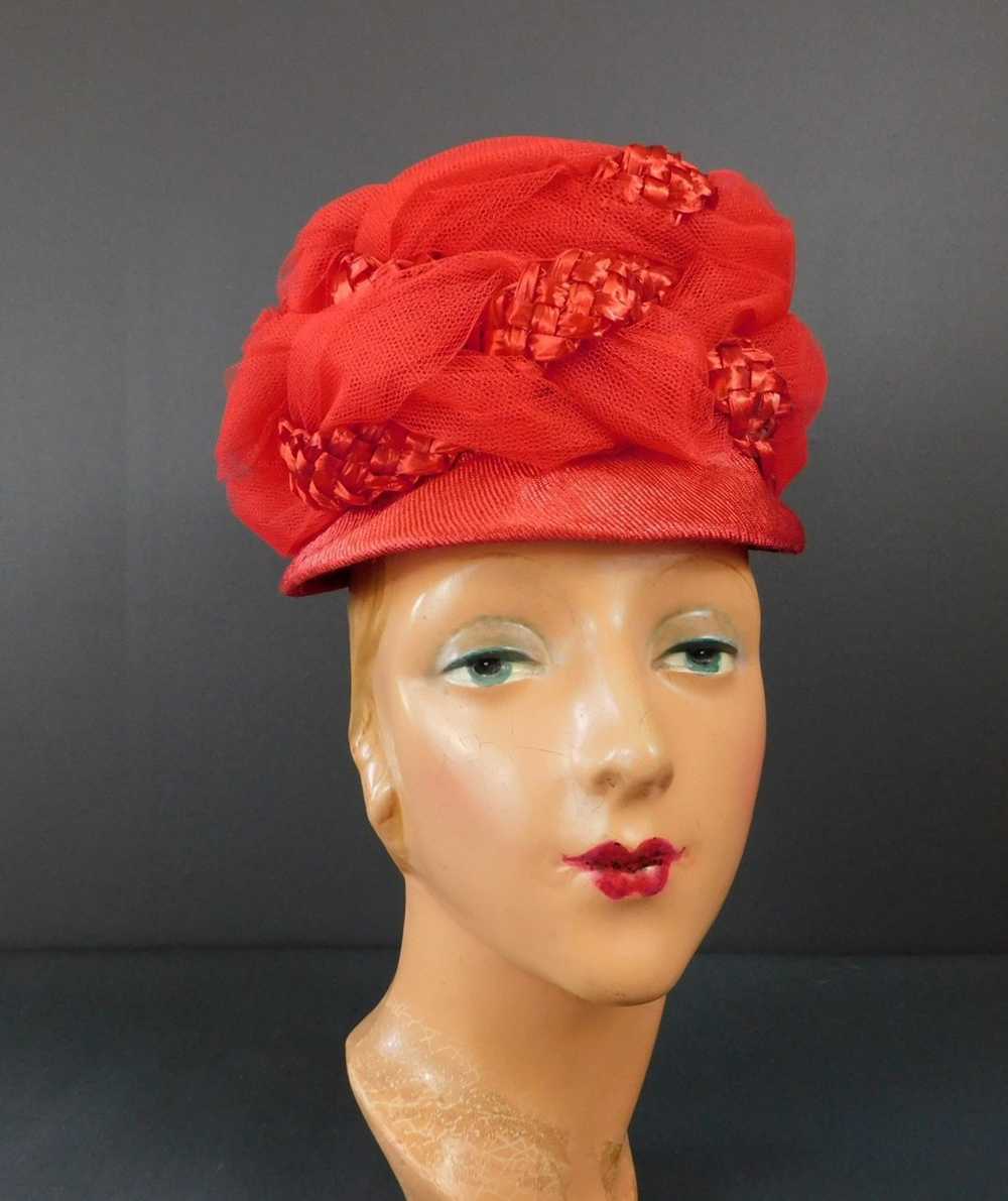 Vintage Red Tulle and Straw Raffia Hat 1960s, 21 … - image 2