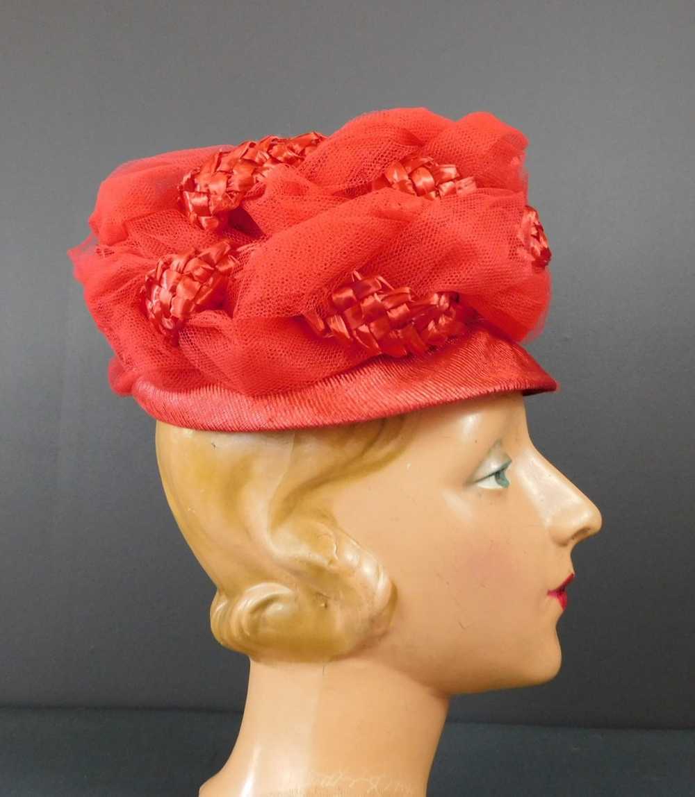 Vintage Red Tulle and Straw Raffia Hat 1960s, 21 … - image 3