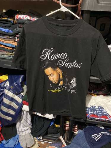 Streetwear Romeo Santos tour shirt