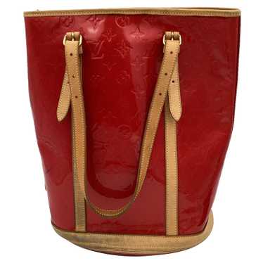 Louis Vuitton Bucket Bag Patent leather in Red - image 1