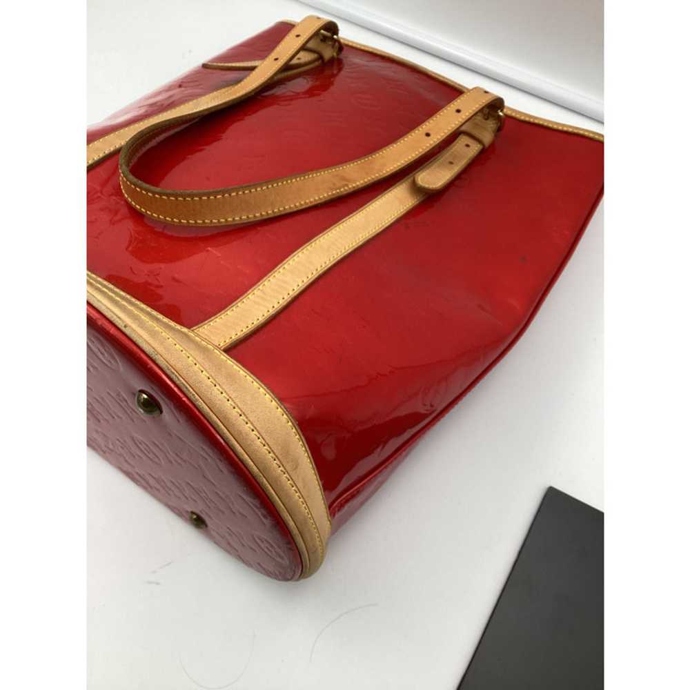 Louis Vuitton Bucket Bag Patent leather in Red - image 4