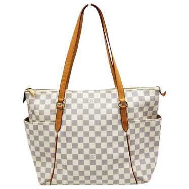 Louis Vuitton Totally leather handbag