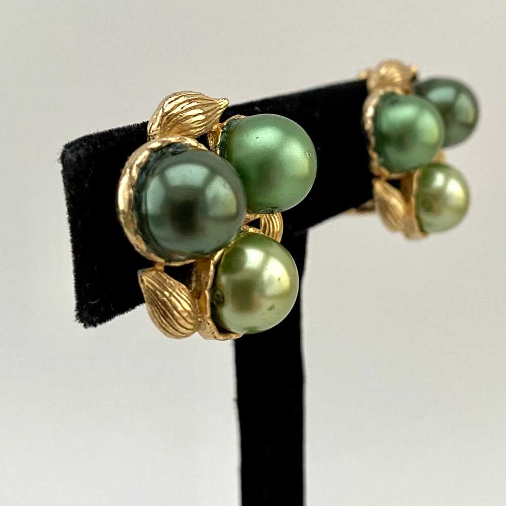 1960s Faux Pearl Earrings - image 3