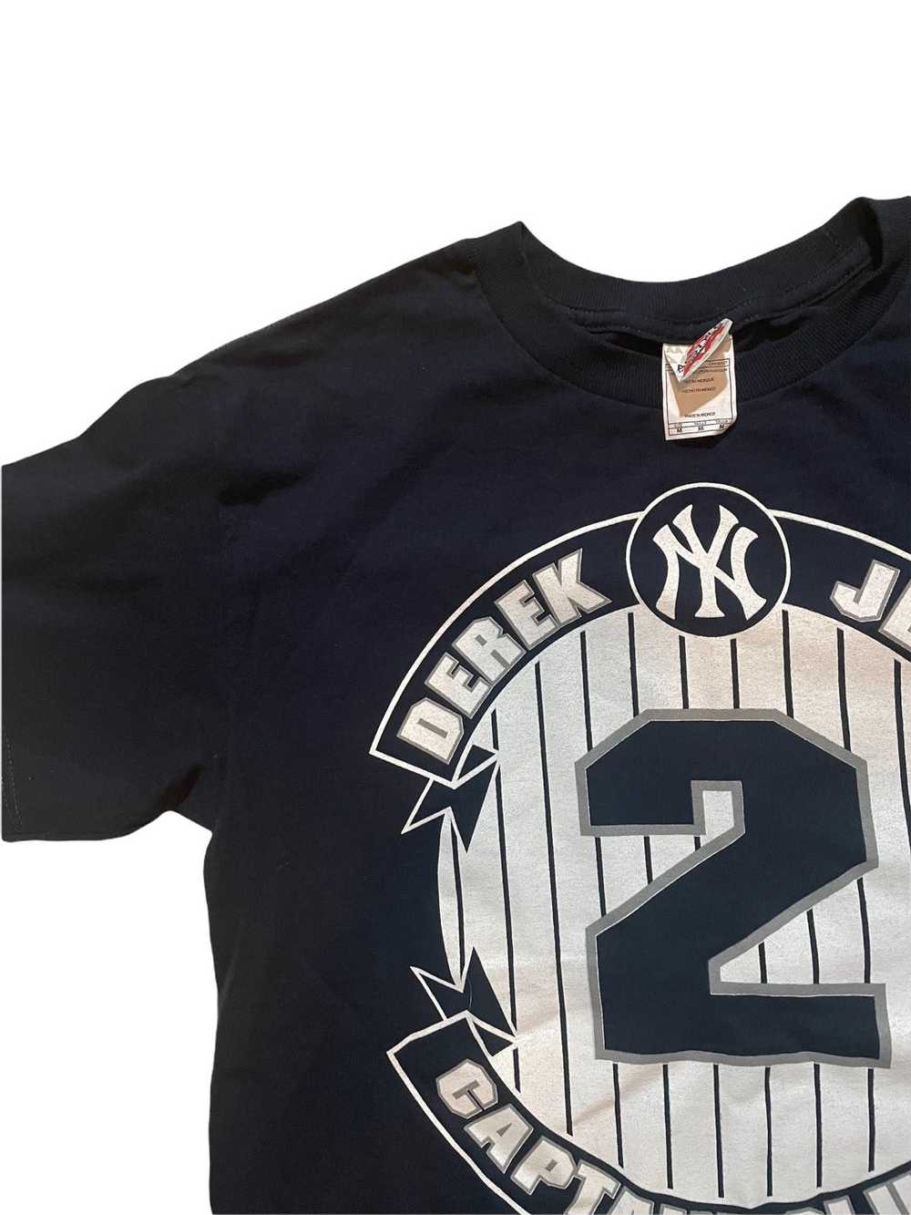 Majestic MLB New York Yankees Derek Jeter Captain Men's T-Shirt, XL