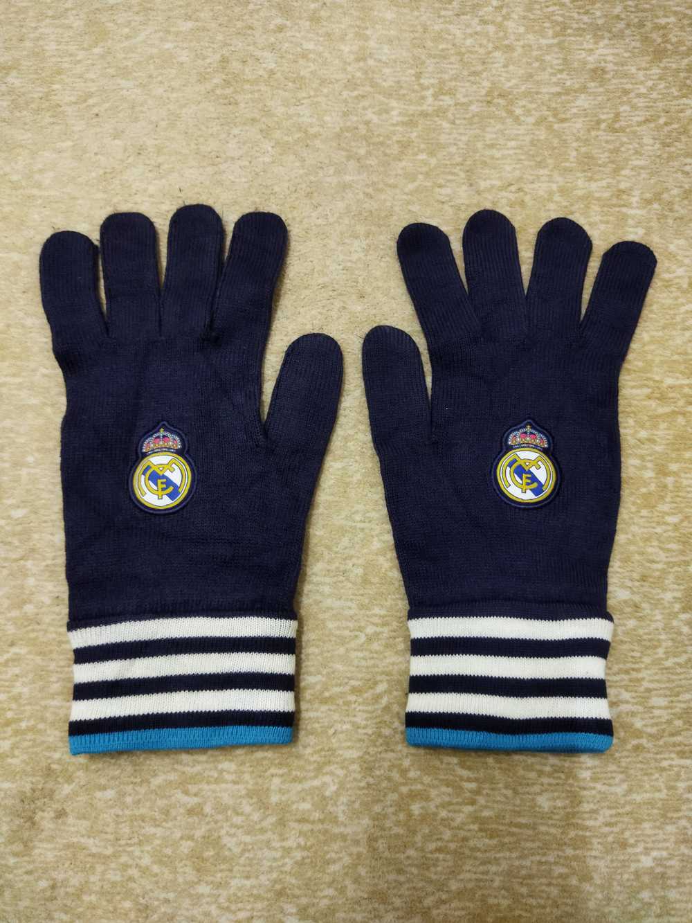 Real Madrid Real Madrid Gloves - image 2