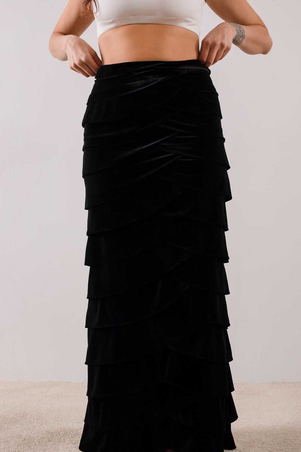 Black Velvet Tiered Maxi Skirt / Size 8 - image 4