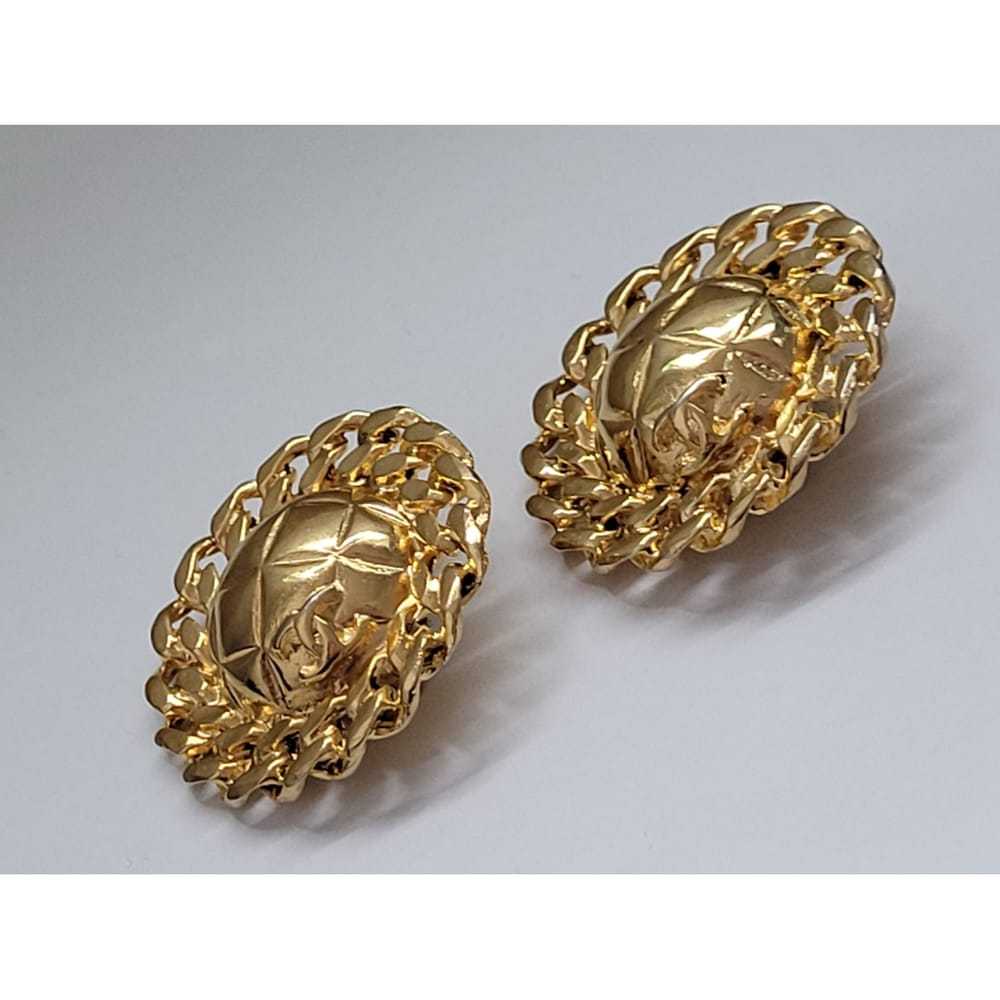 Chanel Matelassé earrings - image 10