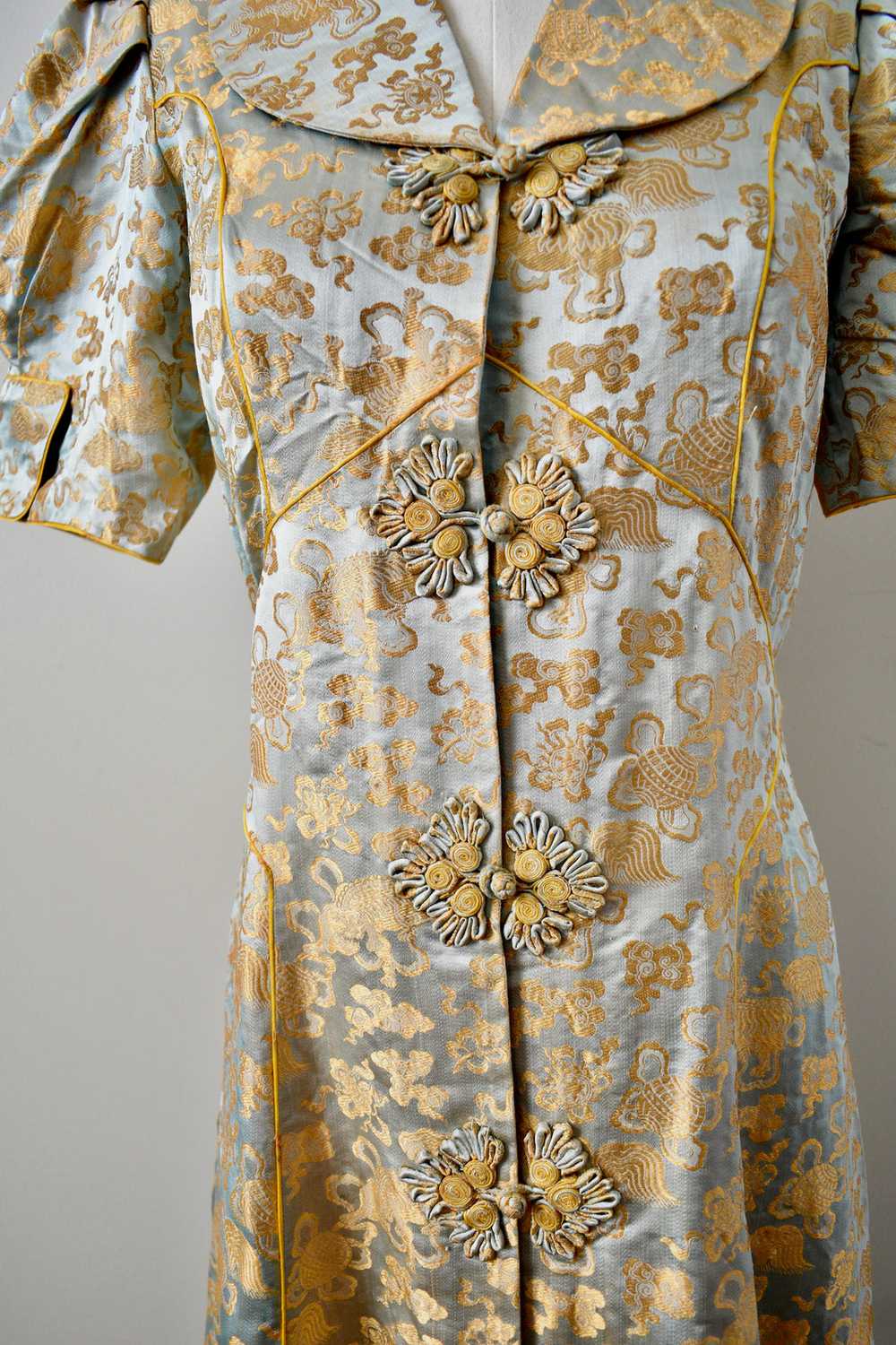 Vintage 1930 Silk Brocade Coat - image 2