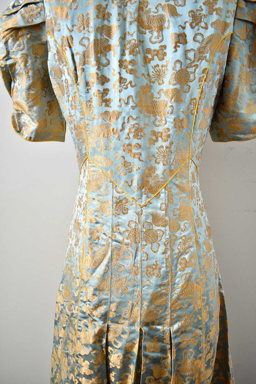 Vintage 1930 Silk Brocade Coat - image 5