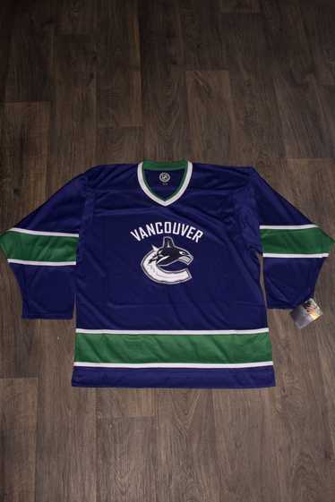 NHL Vancouver Canucks Jersey *New With Tags* *Dead