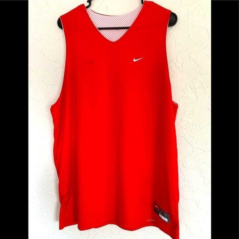 Nike MENS NIKE REVERSIBLE TEAM BASKETBALL PRACTIC… - image 1