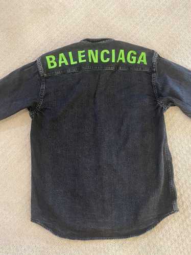 If it's not black put it back ♠️✨ @balenciaga jacket 🤑 w
